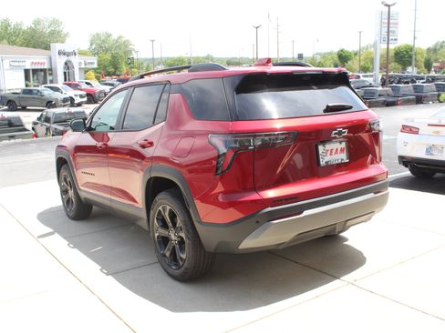 New 2026 Chevrolet Equinox LT w/ Convenience Package II FWD image 5