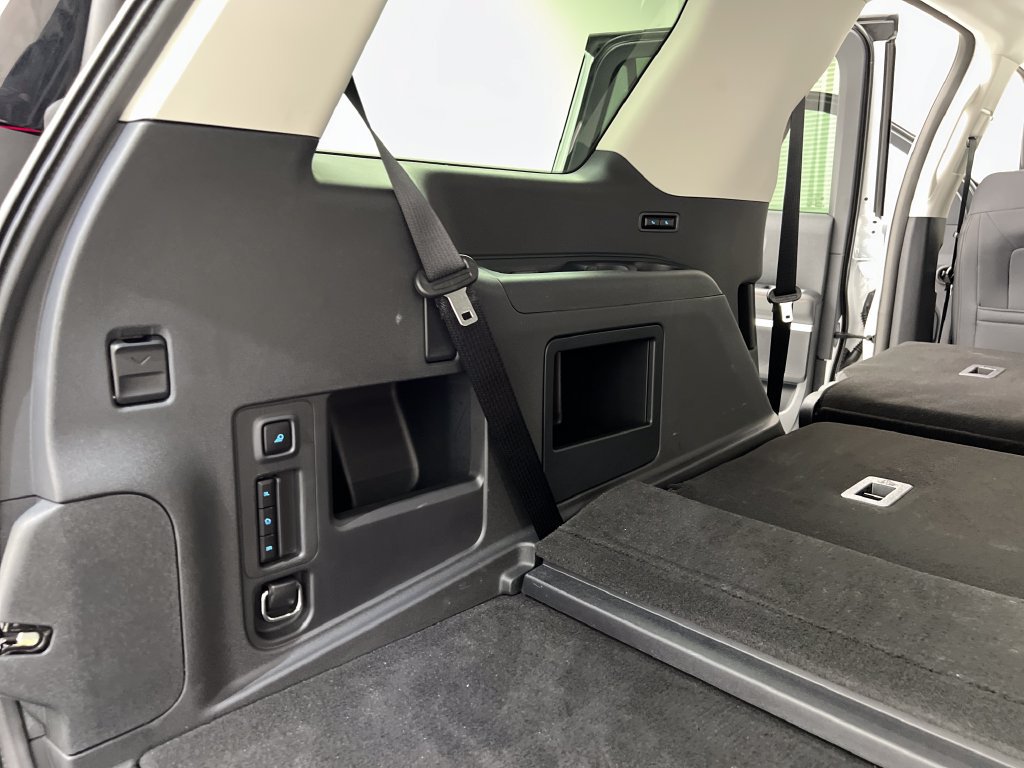 Used 2025 Ford Expedition Active RWD image 49