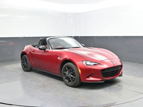 Used 2025 MAZDA MX-5 Miata Sport RWD image 4