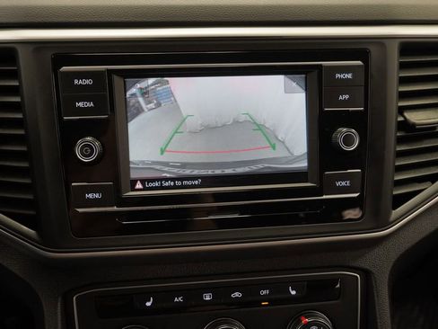 Used 2022 Volkswagen Atlas Cross Sport SE image 34