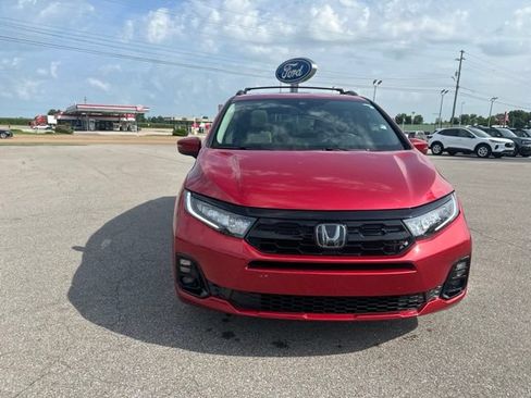 Used 2025 Honda Odyssey Elite image 3