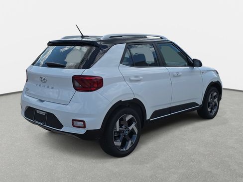 New 2026 Hyundai Venue SEL FWD image 5