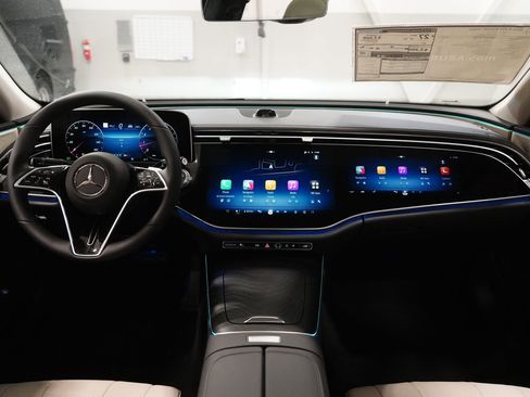 New 2026 Mercedes-Benz E 350 4MATIC Sedan image 17