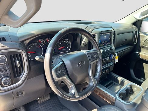 Used 2021 Chevrolet Silverado 1500 LT Trail Boss w/ Convenience Package II AWD/4WD image 9