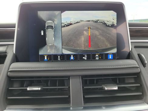 Used 2023 Chevrolet Tahoe LT w/ Luxury Package RWD image 15