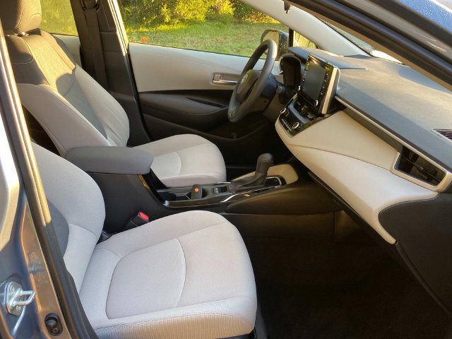 Used 2020 Toyota Corolla LE w/ LE Premium Package FWD image 34