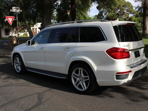 Used 2015 Mercedes-Benz GL 550 4MATIC image 51