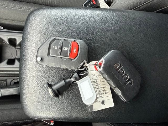 Used 2023 Jeep Wrangler Unlimited AWD/4WD image 38
