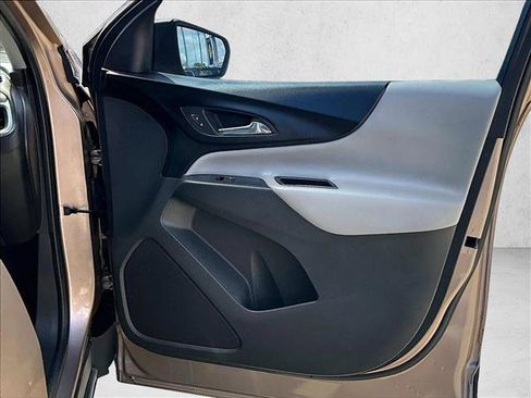 Used 2018 Chevrolet Equinox LS image 15