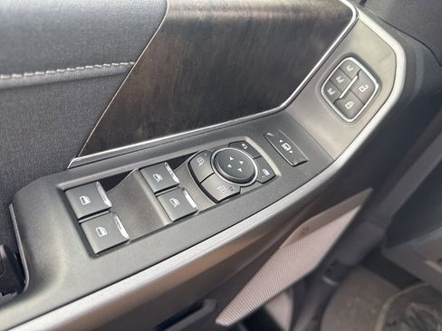 Used 2025 Ford F350 Lariat w/ Lariat Ultimate Package AWD/4WD image 33