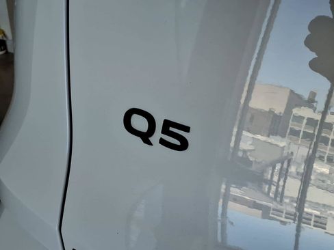 Used 2025 Audi Q5 Premium Plus w/ Premium Plus AWD/4WD image 17