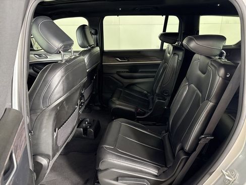 Used 2024 Jeep Grand Cherokee L Limited w/ Luxury Tech Group II image 35