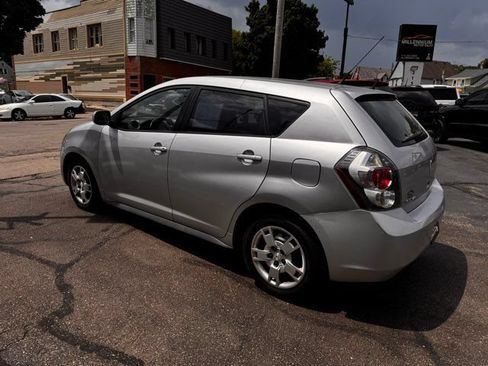 Used 2009 Pontiac Vibe w/ Preferred Package FWD image 4