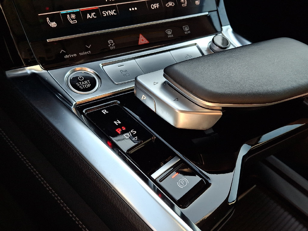 Certified 2023 Audi e-tron Premium Plus AWD/4WD image 16