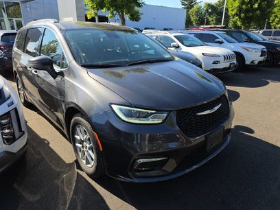 Certified 2022 Chrysler Pacifica Touring-L