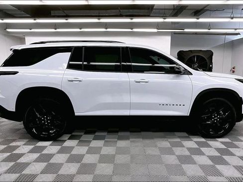 Used 2026 Chevrolet Traverse RS AWD/4WD image 15