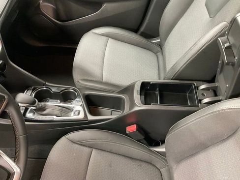 Used 2025 Buick Encore GX Preferred AWD/4WD image 13