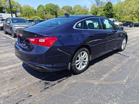 Used 2017 Chevrolet Malibu LT FWD image 5