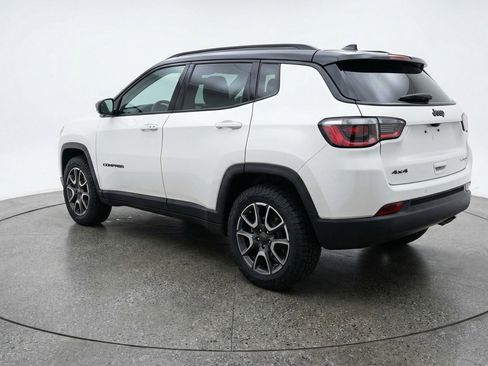 Used 2025 Jeep Compass Trailhawk AWD/4WD image 6