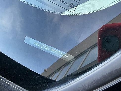 Certified 2021 Volvo XC60 T6 Momentum image 30