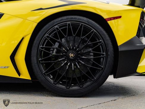 Used 2017 Lamborghini Aventador LP 750-4 Superveloce image 38