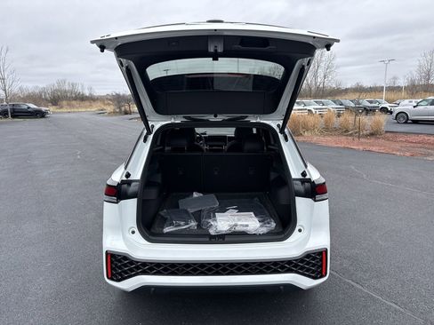 New 2026 Volkswagen Tiguan SE R-Line AWD/4WD image 24