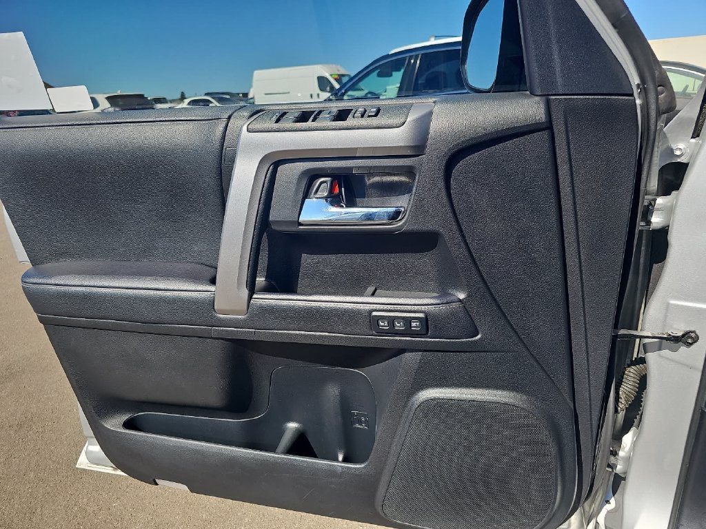 Used 2022 Toyota 4Runner Limited AWD/4WD image 27