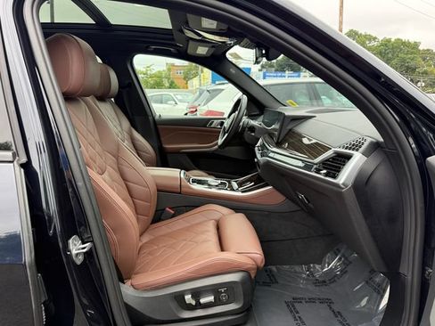 Used 2024 BMW X5 xDrive40i w/ M Sport Package AWD/4WD image 30