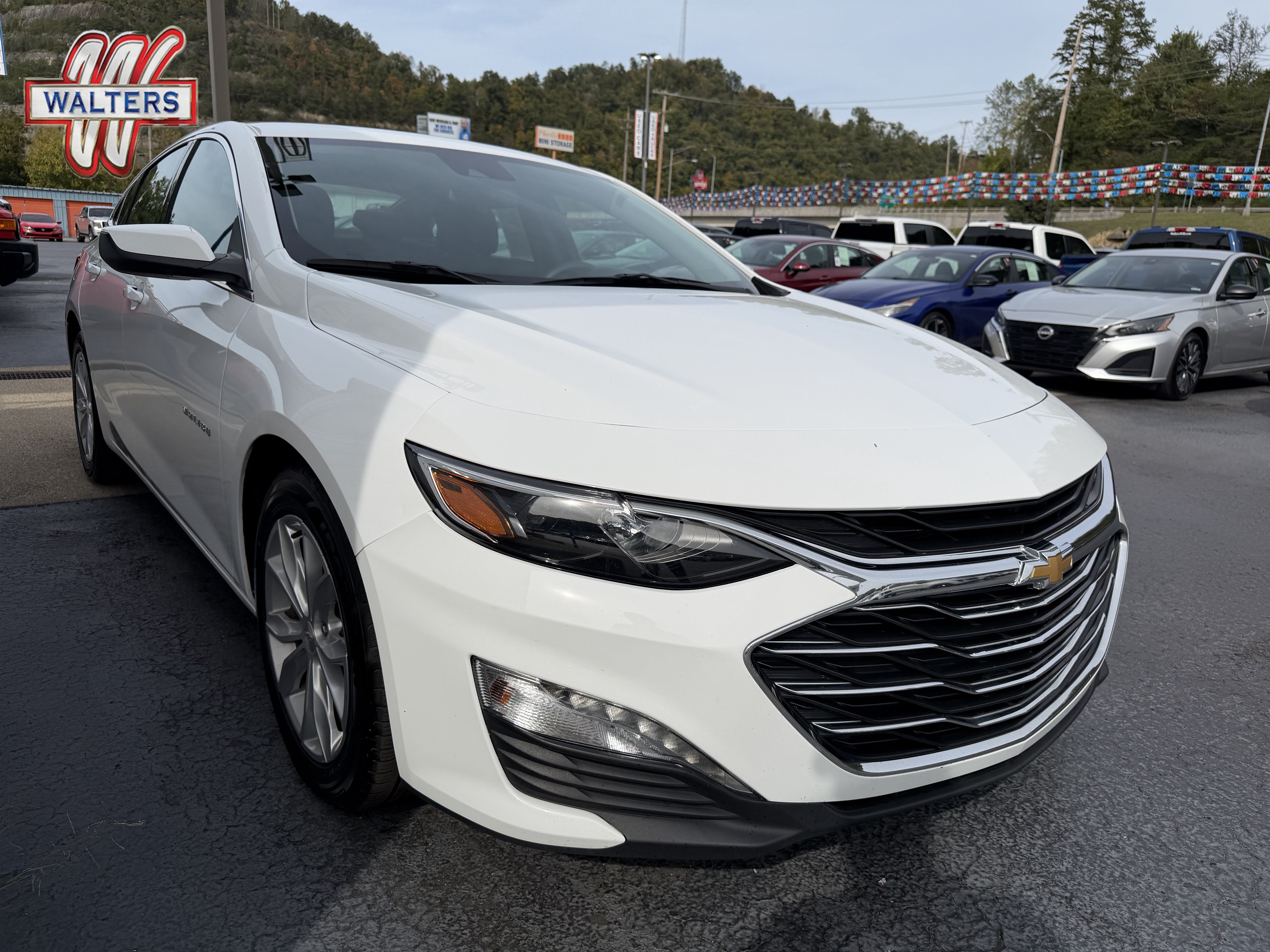 Used 2024 Chevrolet Malibu LT FWD image 1