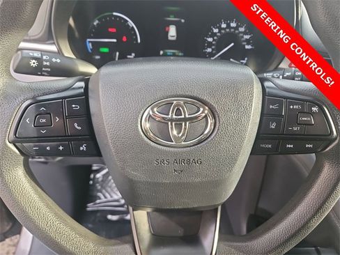 Used 2022 Toyota Sienna LE image 11