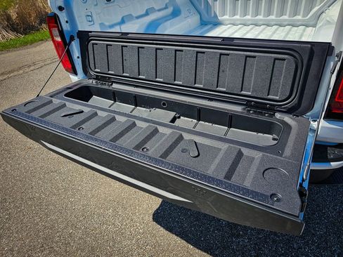 New 2026 GMC Canyon AT4 AWD/4WD image 4