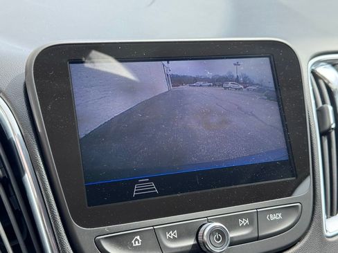 Used 2019 Chevrolet Malibu LT image 19