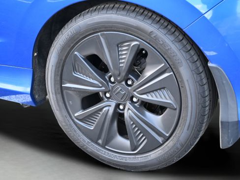 Used 2018 Honda Civic EX-T image 27