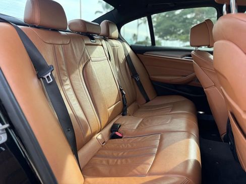 Used 2018 BMW M550i xDrive image 11