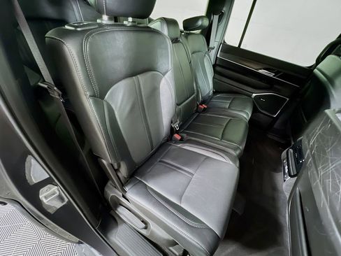 Used 2023 Jeep Wagoneer Series II AWD/4WD image 29