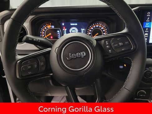 Used 2025 Jeep Wrangler Sport image 17