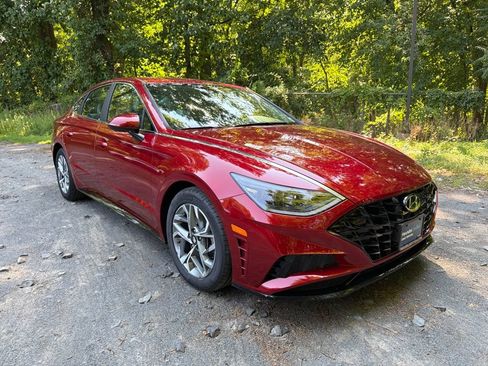 Certified 2023 Hyundai Sonata SEL FWD image 2