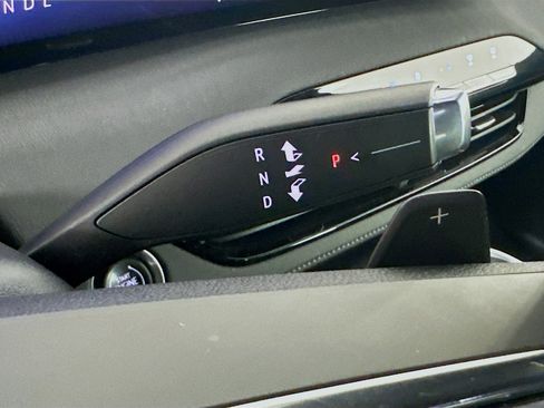 Used 2025 Buick Enclave Preferred FWD image 25