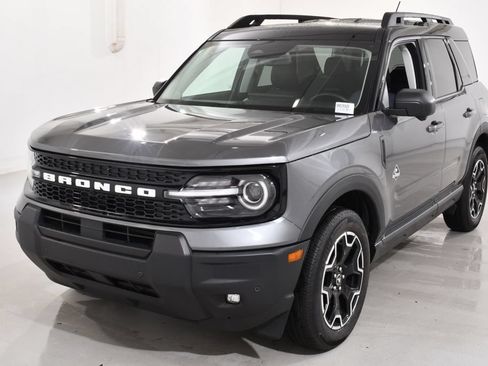 Used 2025 Ford Bronco Sport Outer Banks w/ Outer Banks Tech Package+ AWD/4WD image 2