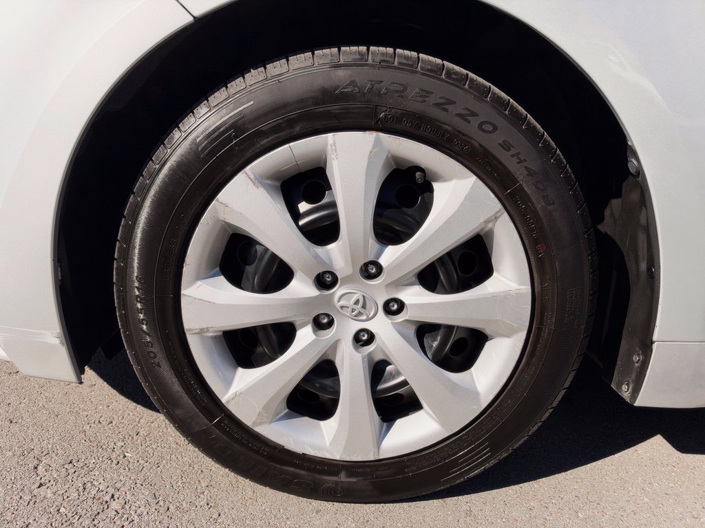 Used 2024 Toyota Corolla LE FWD image 27