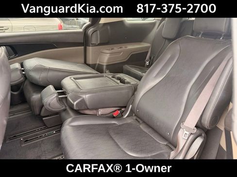 Used 2025 Kia Carnival FWD image 24