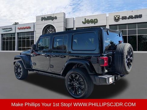 Certified 2025 Jeep Wrangler Unlimited Sahara w/ Safety Group AWD/4WD image 5