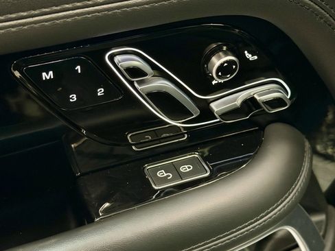 Used 2020 Land Rover Range Rover HSE image 23