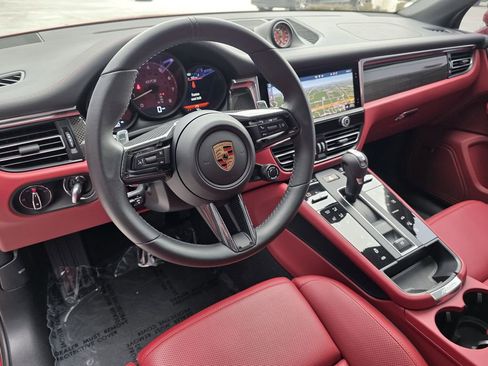 Certified 2025 Porsche Macan GTS AWD/4WD image 4
