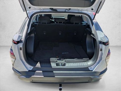 Certified 2025 Hyundai Kona SE FWD image 6
