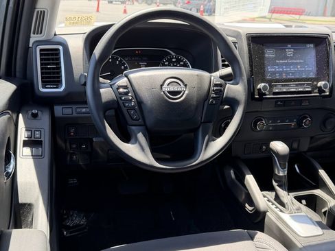 Used 2024 Nissan Frontier SV w/ Technology Package AWD/4WD image 9