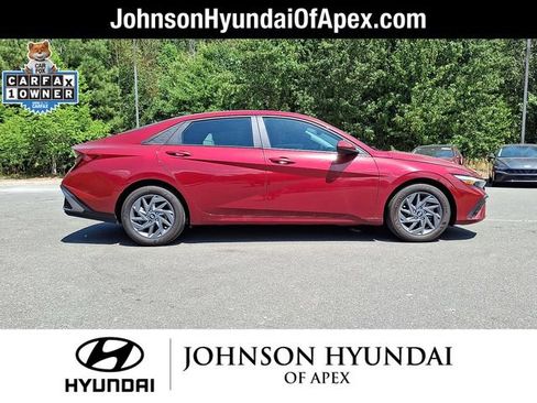 Certified 2024 Hyundai Elantra SEL FWD image 27