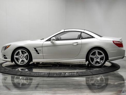Used 2014 Mercedes-Benz SL 550 image 8