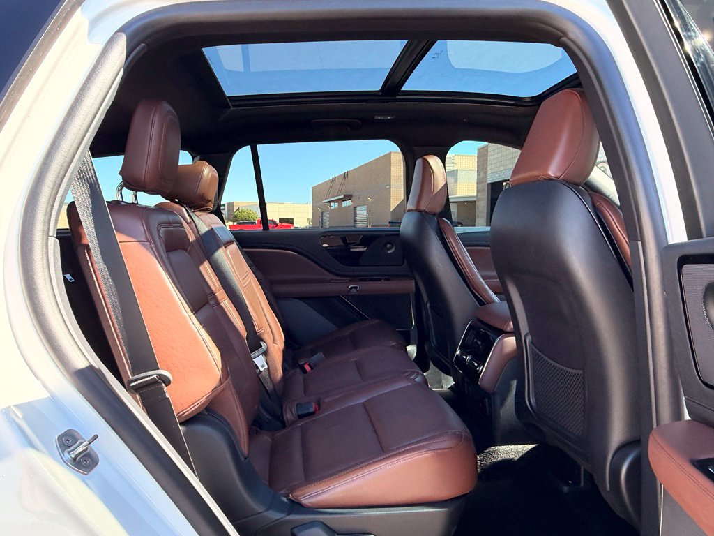 Used 2025 Lincoln Aviator Reserve w/ Illumination Package AWD/4WD image 18