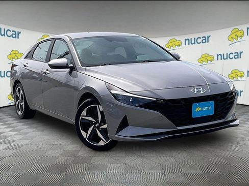 Used 2023 Hyundai Elantra SEL w/ Convenience Package FWD image 1